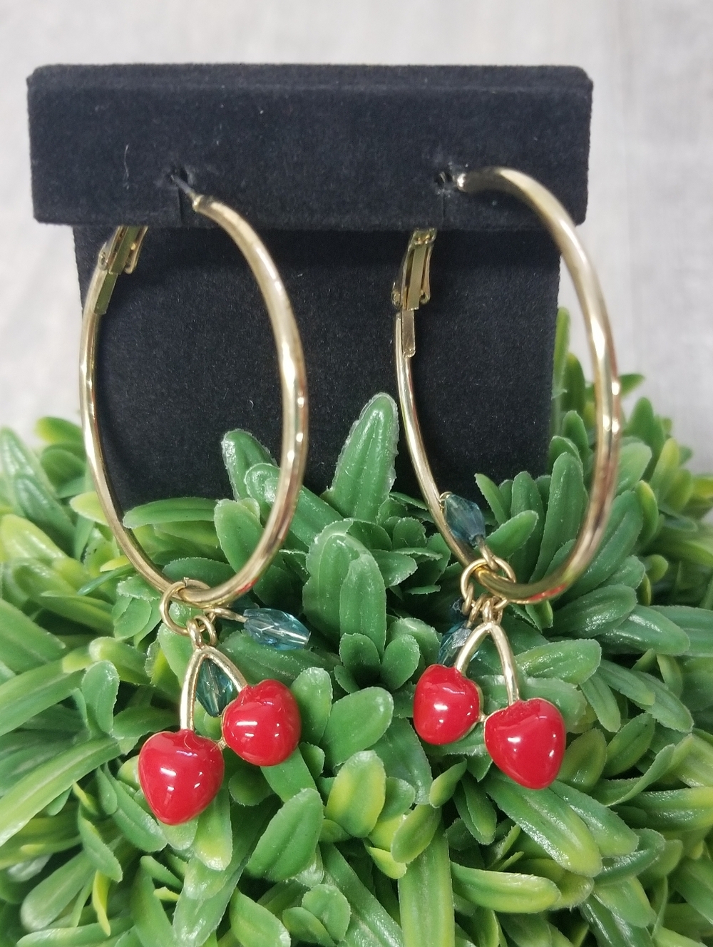🍒 Goldtone Hoops With Cherries🍒